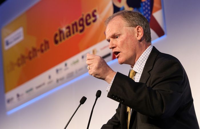 Simon-Chamberlain-at-Platforum-event-2013-700.jpg